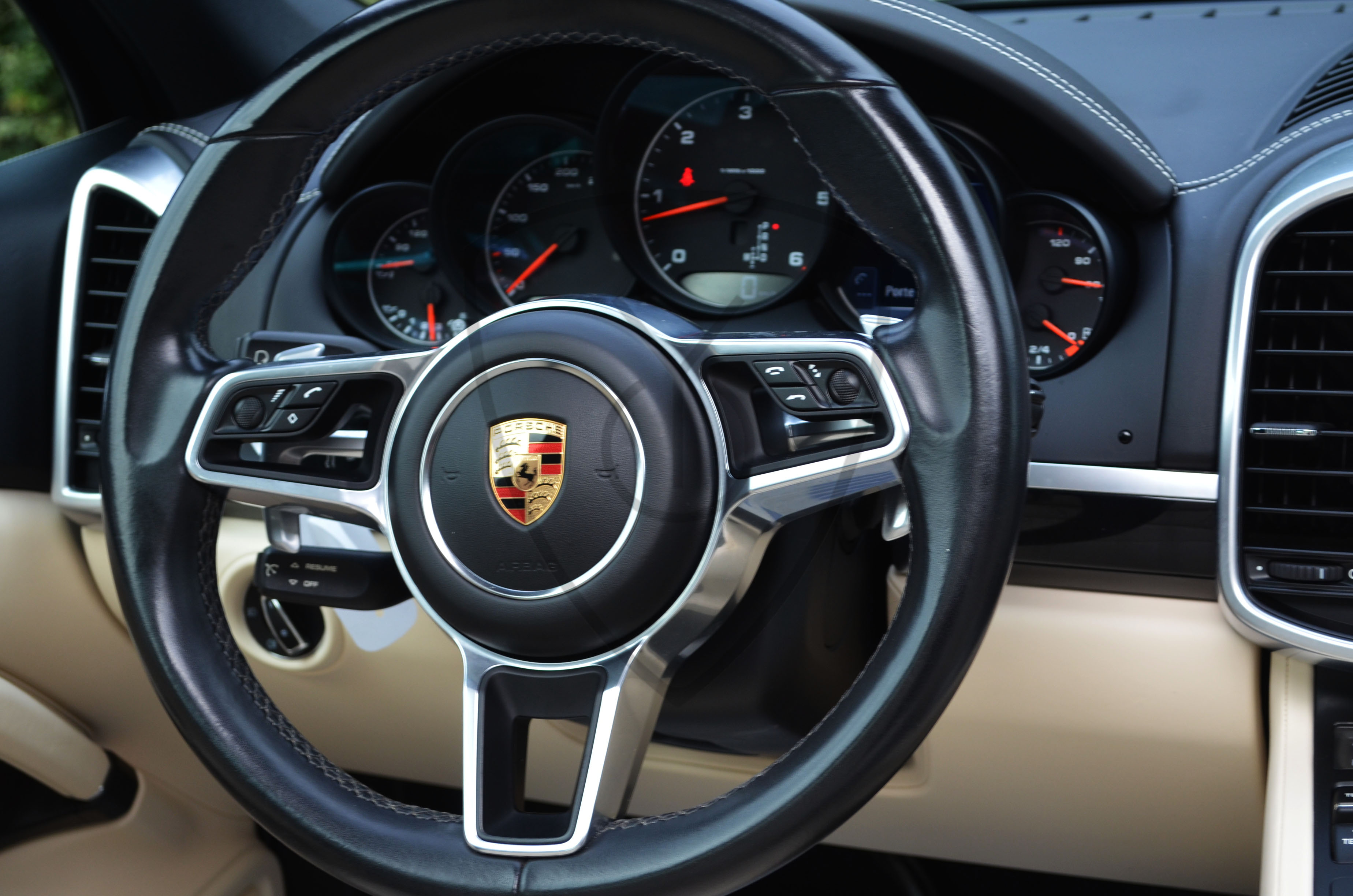 PORSCHE CAYENNE — image 14